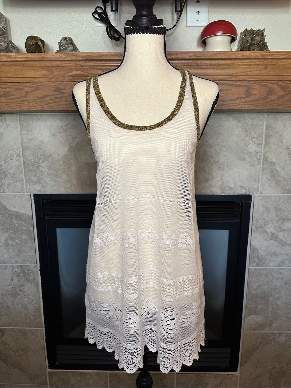 Free People White Lace Sleeveless Tank Top with Green Crochet Trim Women’s Small